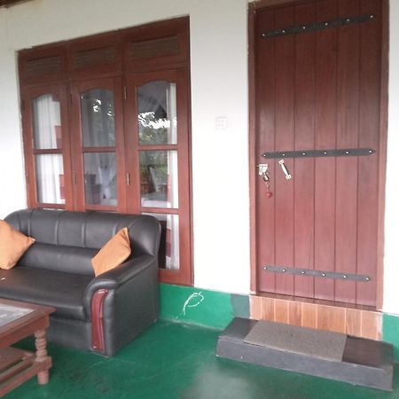 Chamodya Home Stay Ела Екстериор снимка